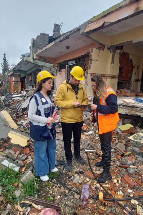 Deprem Bölgelerindeki Hasar Tespit Çalışmalarına Belediyeden Destek