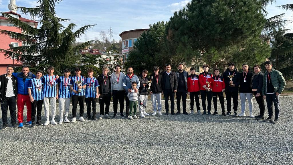 Genç Kızlar ve Erkekler Mahalli Müsabakaları Düzenlendi