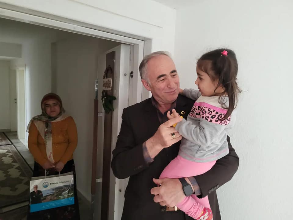 Başkan Görgülüoğlu  Depremzede Vatandaşları Yalnız Bırakmıyor!