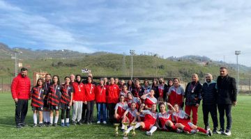 Okul Sporları Futbol Yıldızlar Kız İl Birinciliği Müsabakaları Tamamlandı