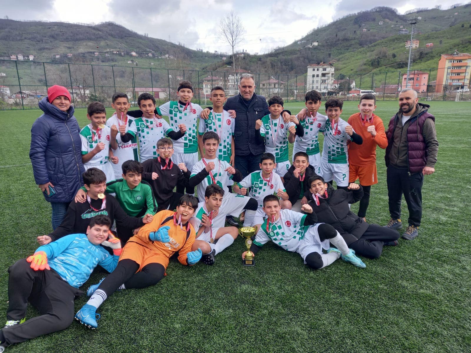 Şampiyon Gedikkaya Ortaokulu
