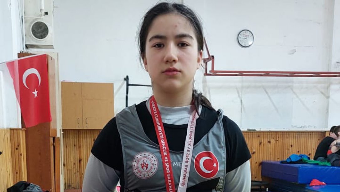 Bulancak Atatürk Ortaokulu Türkiye Şampiyonu