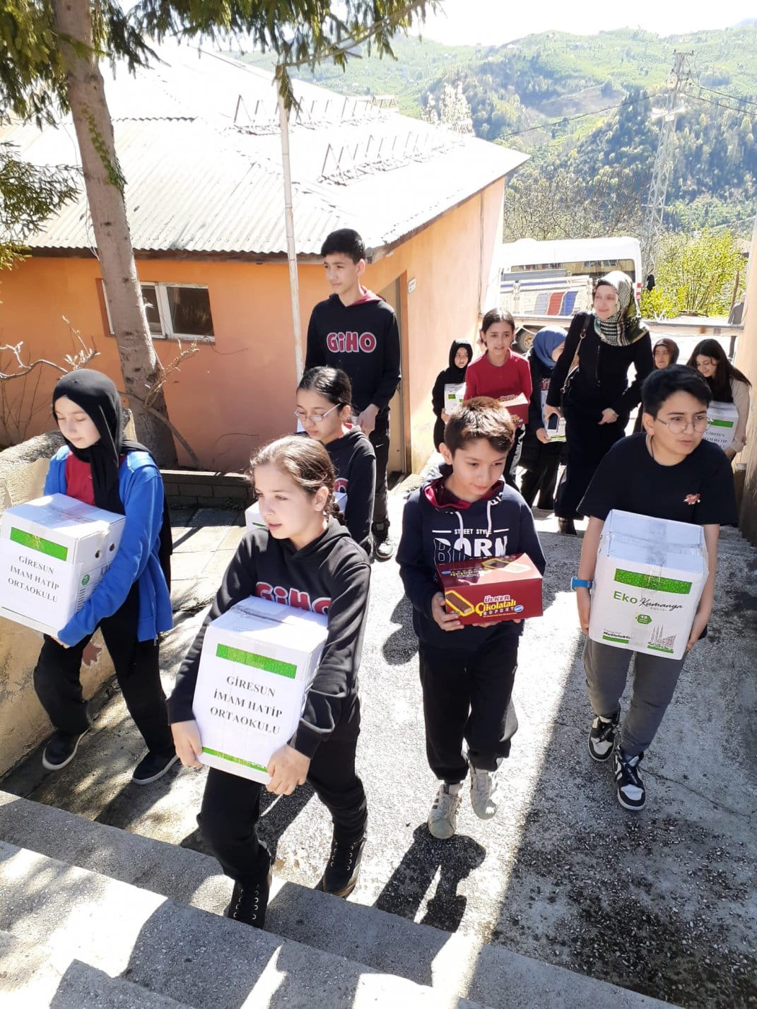 Giresunlu Öğrencilerden Depremzedeler İçin Destek