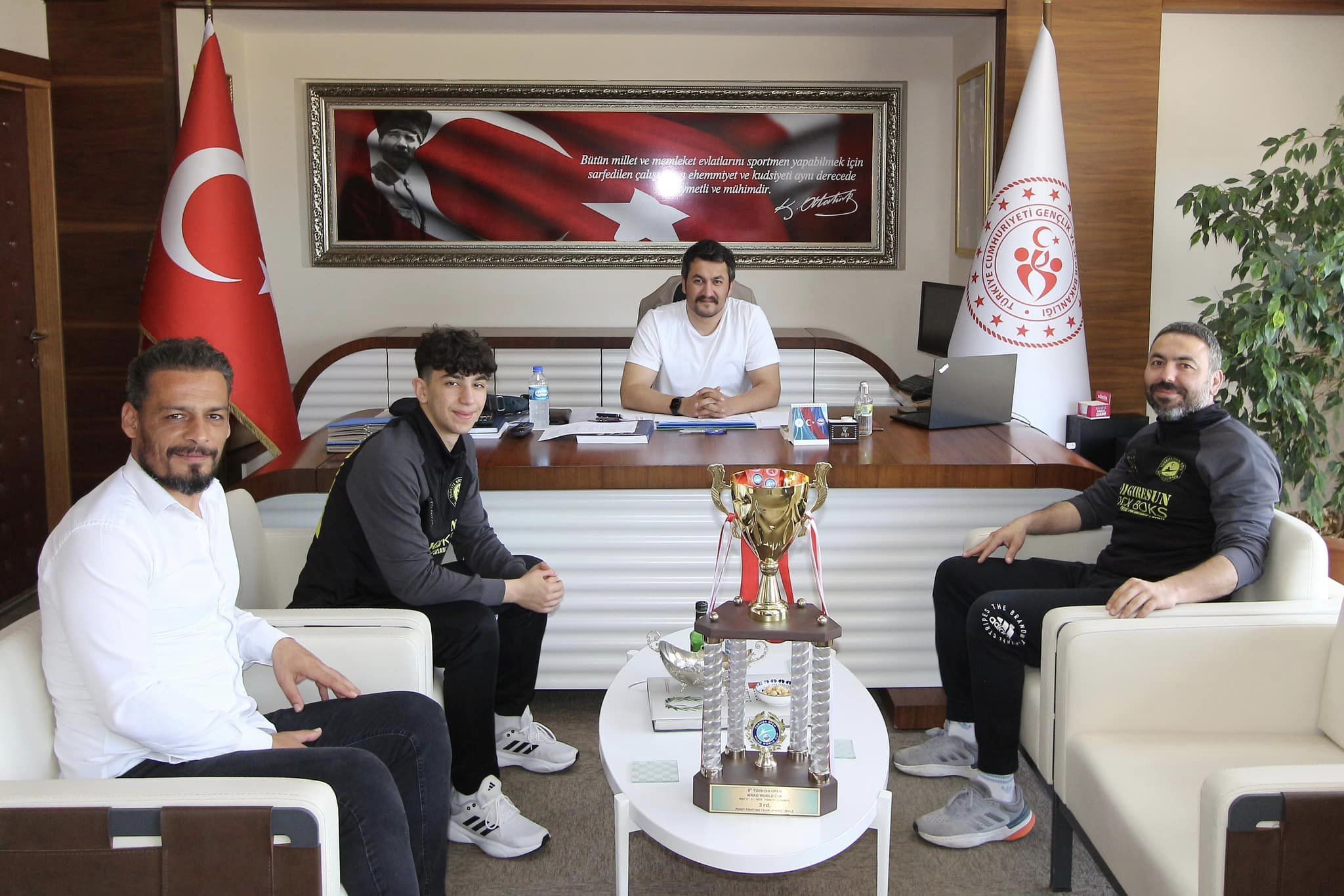 Şampiyon Karaman’dan Müdür Çalgan’a Ziyaret