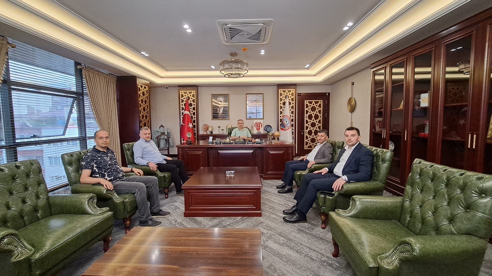 Başkan Yakar, Misafirlerini Ağırlamaya Devam Ediyor