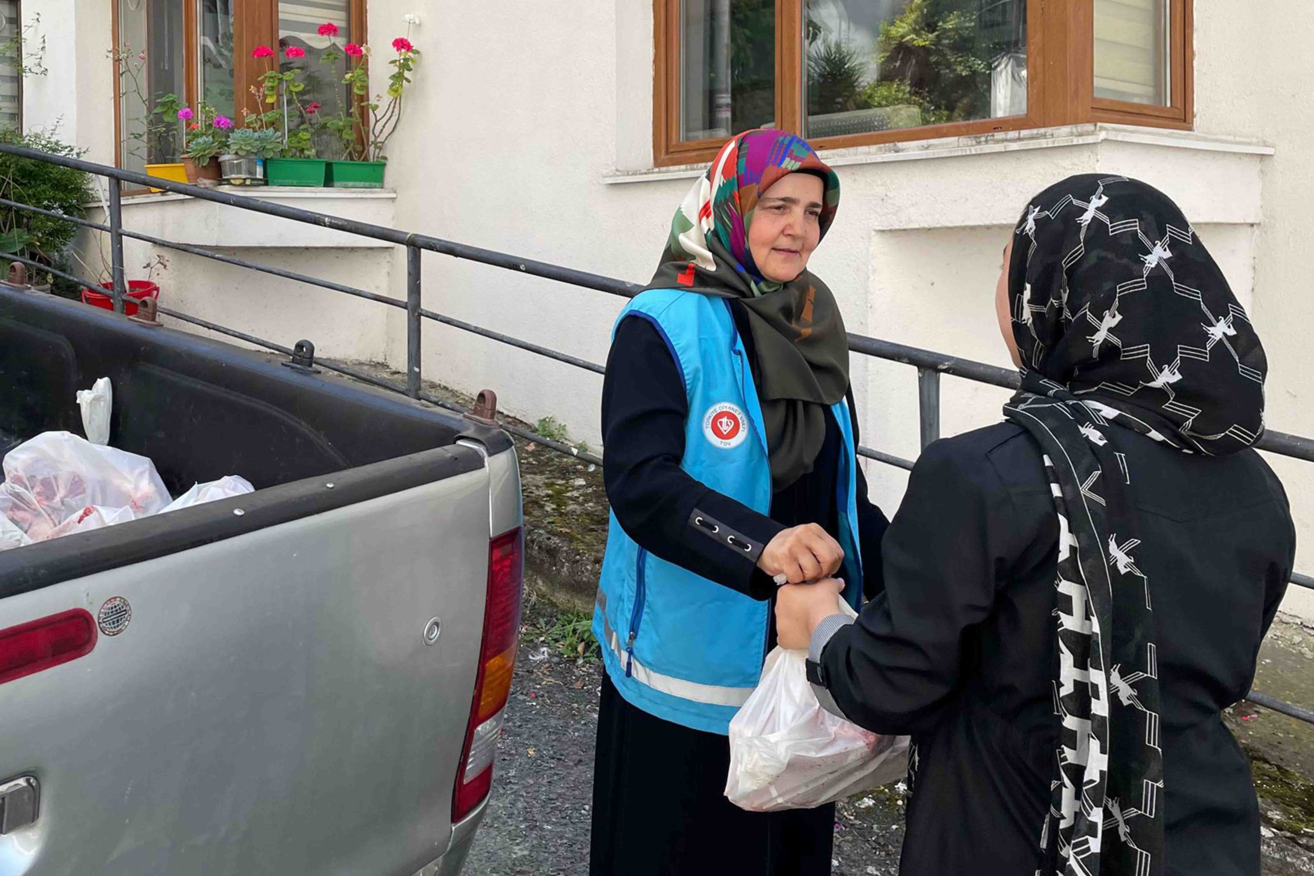 İhtiyaç Sahiplerine Kurban Eti Ulaştırıldı     