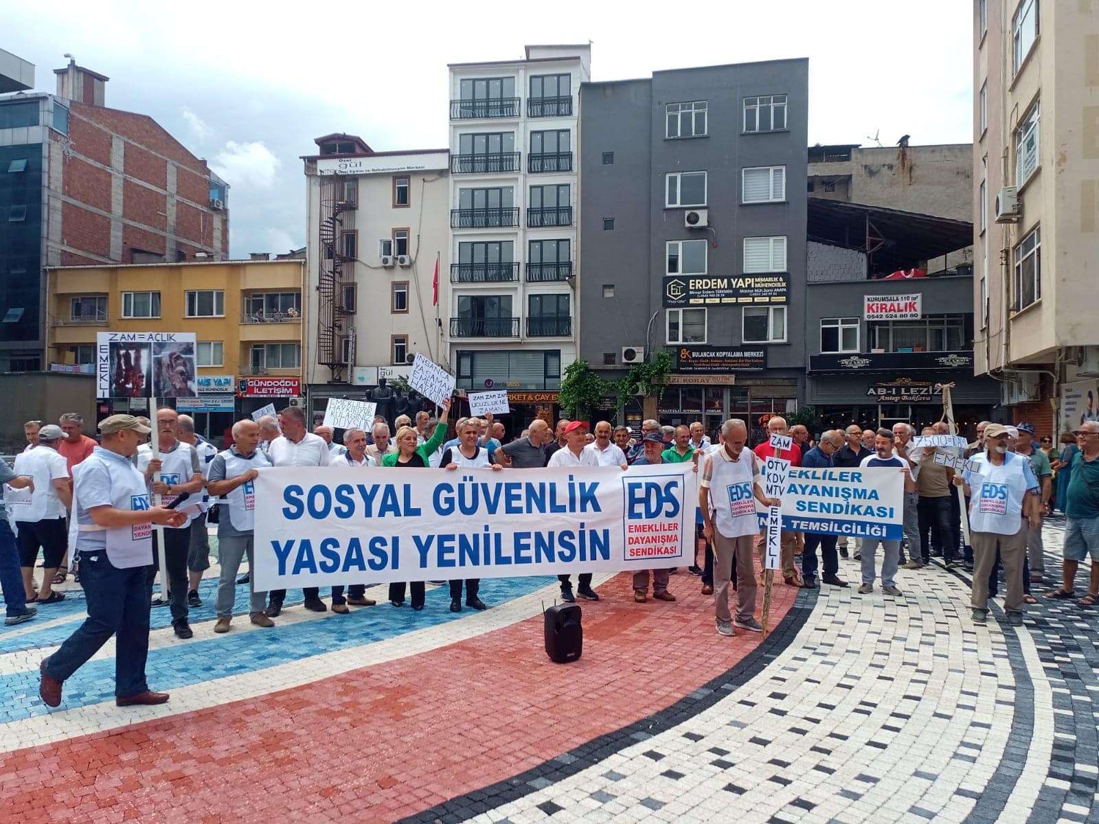 Emekli Dayanışma Sendikası Giresun Bölge Temsilciliği; “ZAMLARLA YARATTIĞINIZ ADALETSİZLİĞİ KABUL ETMİYORUZ”