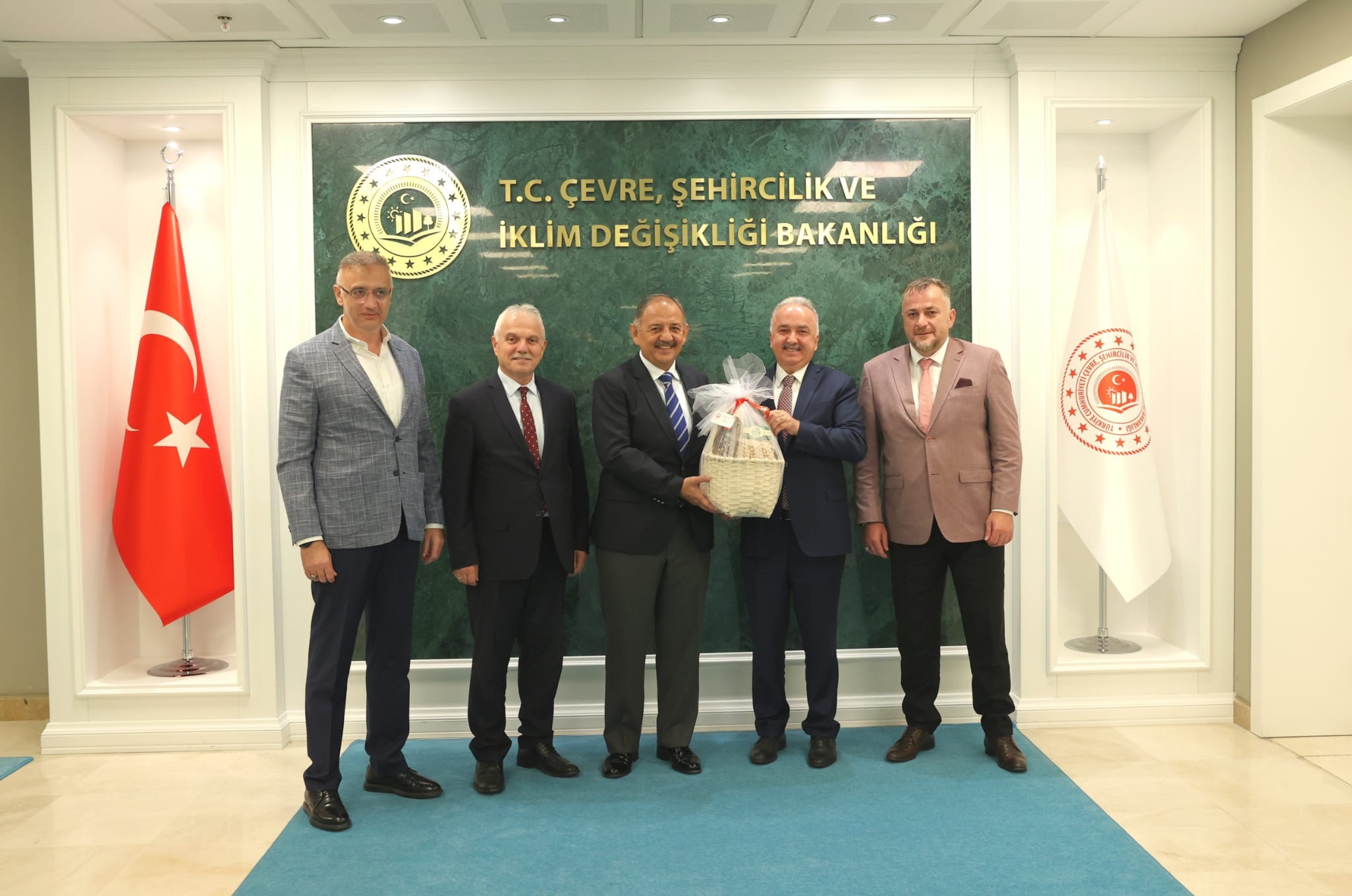 Başkan Yakar, Ankara’da Temaslarda Bulunuyor