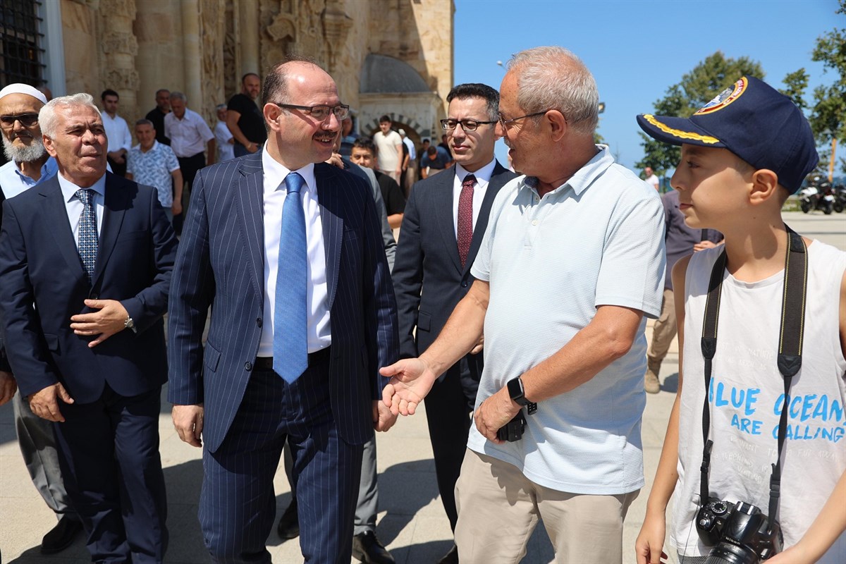 Vali Serdengeçti, Bulancak’ta Vatandaşlarla Buluştu ve Şehit Ailesini Ziyaret Etti