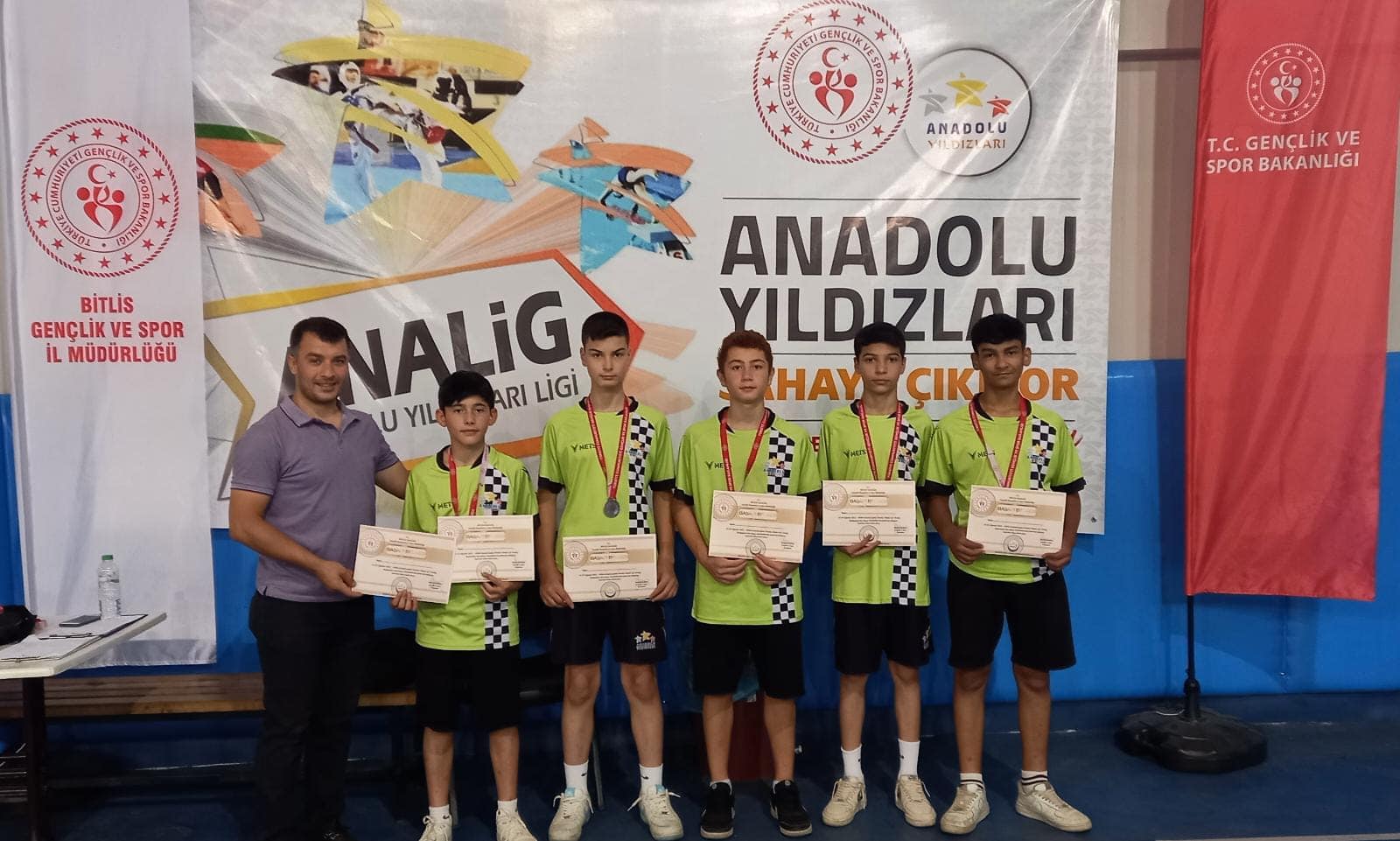 Giresun Badminton Erkek Takımı Türkiye Finallerine Gidiyor