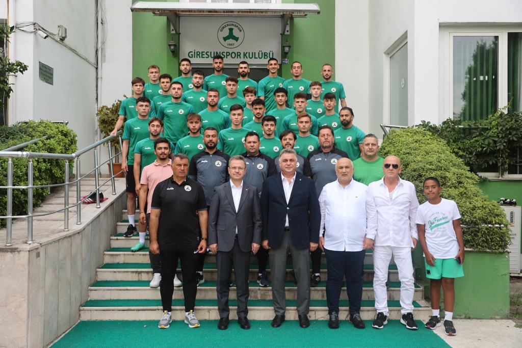 Vali Ünlü’den Çotanaklara Moral Ziyareti