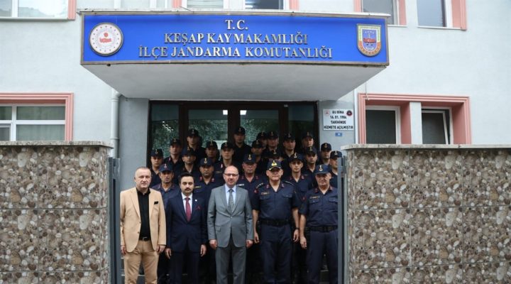 Vali Serdengeçti, Keşap’ı Ziyaret Etti