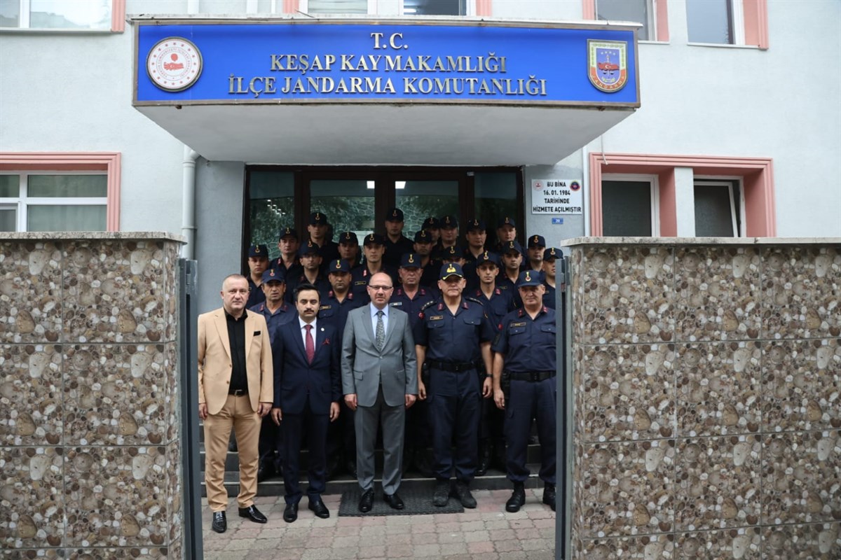 Vali Serdengeçti, Keşap’ı Ziyaret Etti