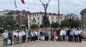 “İçinde Bulunduğumuz Eğitim Sistemi, Ne Yazık Ki Birey Yetiştirme Değil, Seçmen Yetiştirme Üzerine Kuruludur”