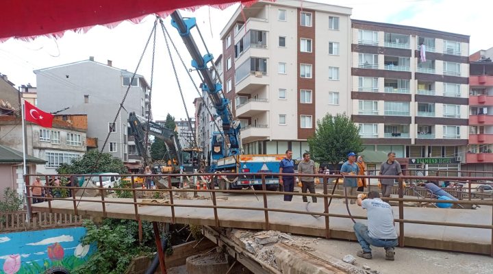 Gıcıklı Köprüsü’nün Yıkımına Başlandı!