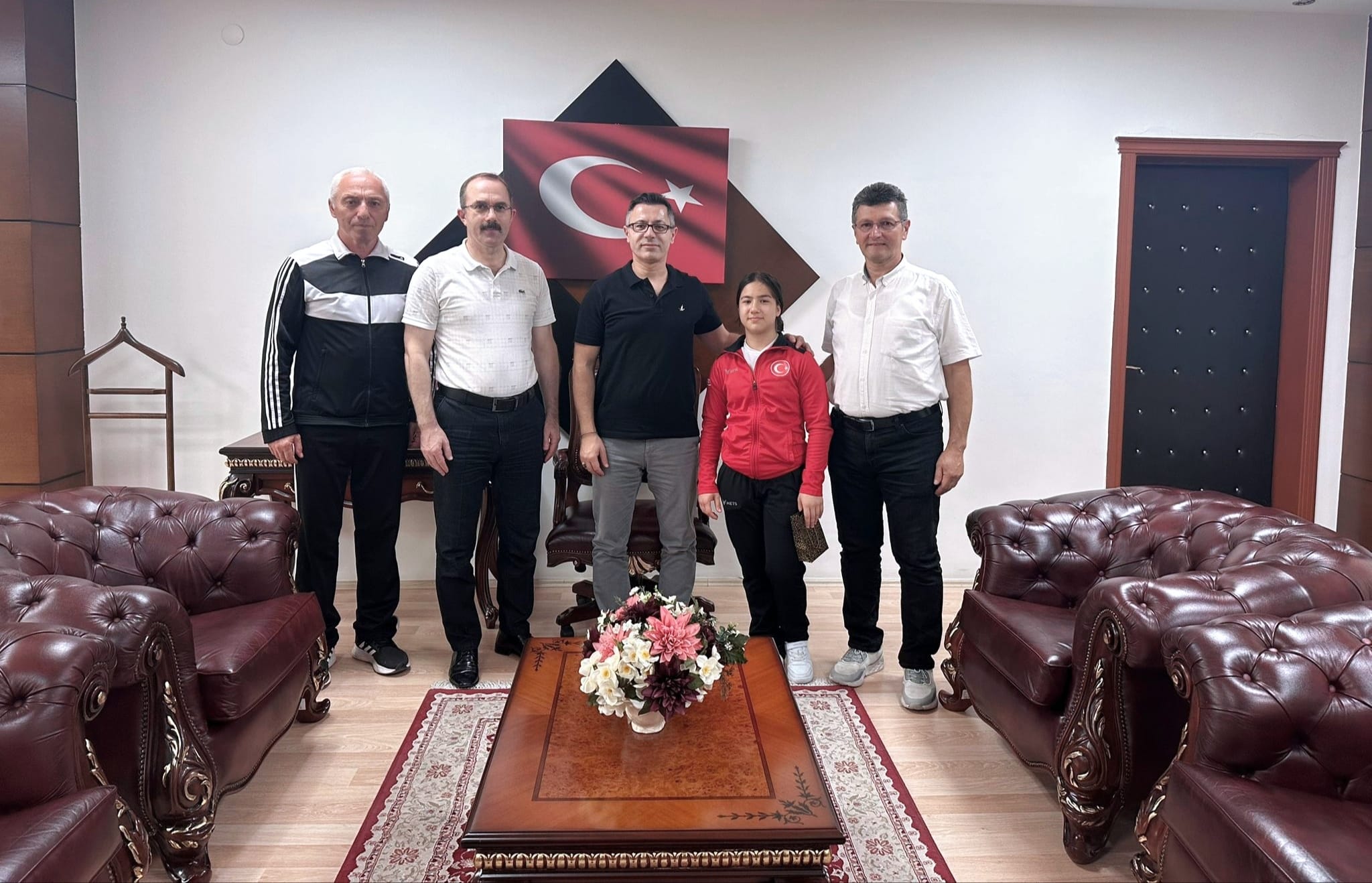 Kaymakam Koç, Dünya Şampiyonu Dübüş’ü Makamında Ağırladı