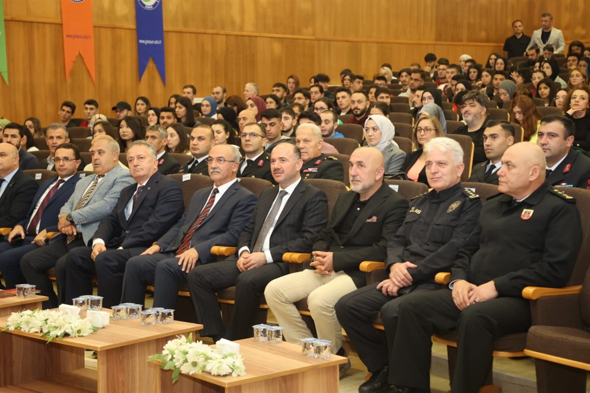 “100.Yılında Atatürk ve Cumhuriyet” Konulu Konferans Düzenlendi