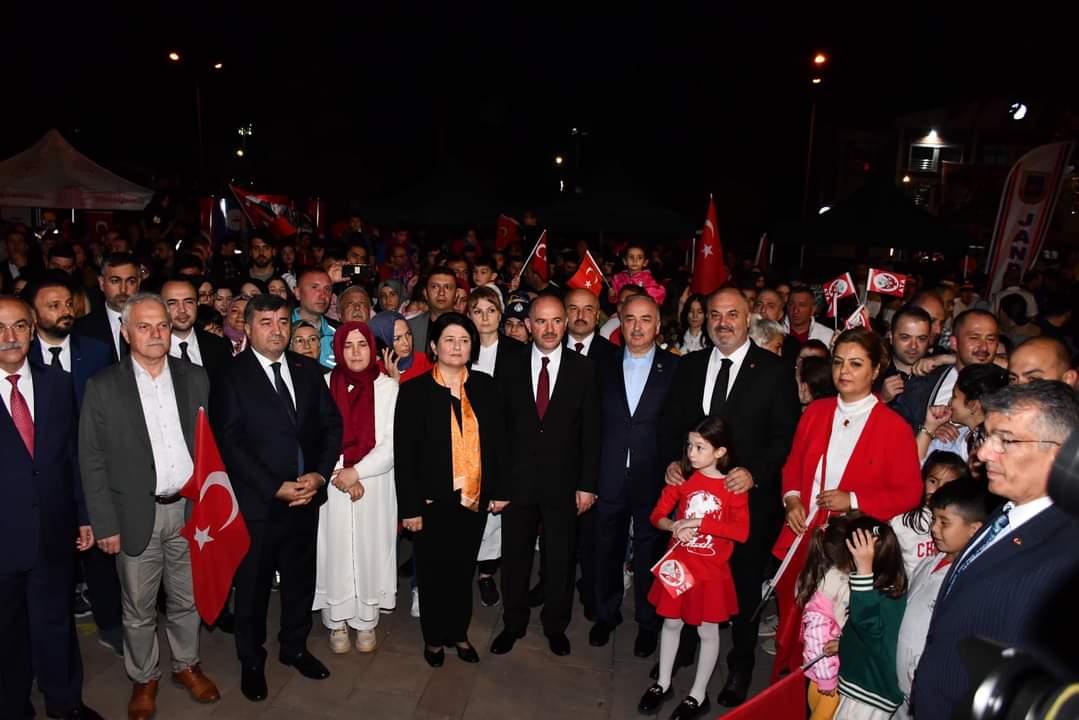 “Büyük ve Güçlü Türkiye Ülküsünü Yüceltmekte Kararlıyız”