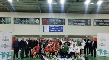 Genç Kızlar Hentbol İl Birincisi Görele Anadolu Lisesi