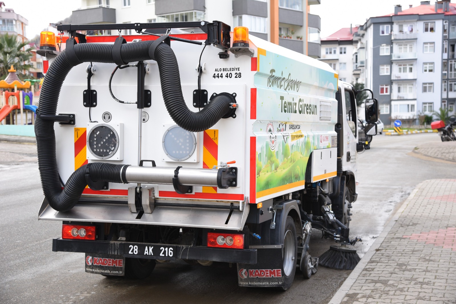 ARAÇ FİLOSUNUN YENİ ÜYESİ; VAKUMLU YOL SÜPÜRME ARACI