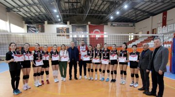 Voleybol Müsabakalarında Madayla Ve Başarı Belgesi