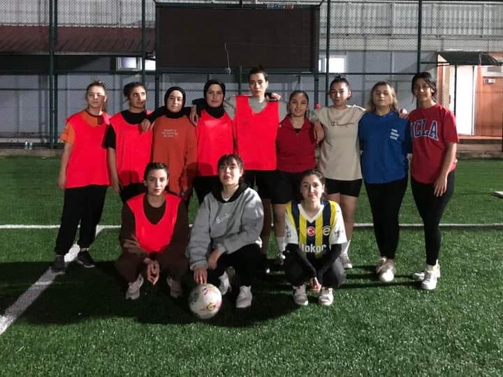 Eynesil’de Kadın Futbolu İlgi Görüyor