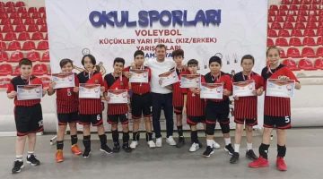 Bulancak Mehmet Akif Ersoy Ortaokulu’ndan Voleybol’ da Büyük Başarı