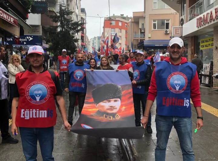 GİRESUN CHP MİLLETVEKİLİ ELVAN IŞIK GEZMİŞ 1 MAYIS YÜRÜYŞÜNE KATILDI