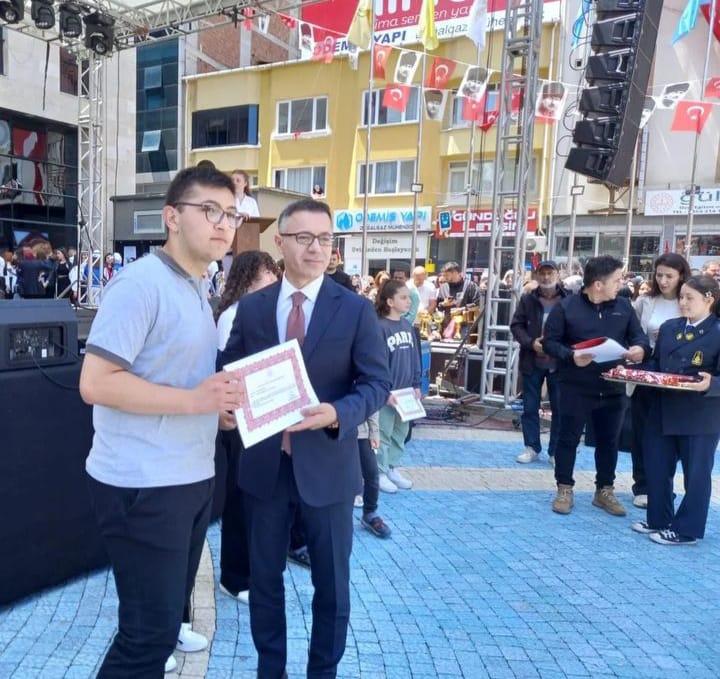 Bulancak Mesleki ve Teknik Anadolu Öğrencisi  Taylan Sami Erkan Ödülünü Aldı