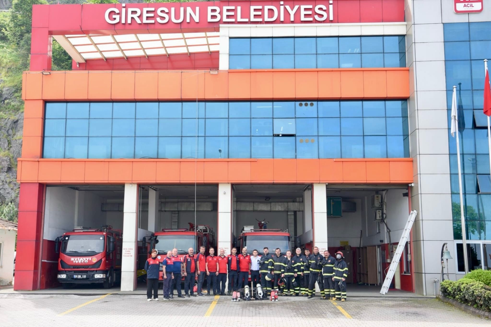 PARK VE YEŞİL ALANLARDA YAZ TEMİZLİĞİ