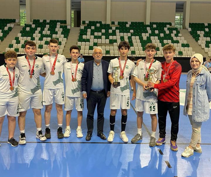 Hentbol Yıldız Erkekler ve Küçük Erkekler Ligi’nde Kupalar Sahiplerini Buldu
