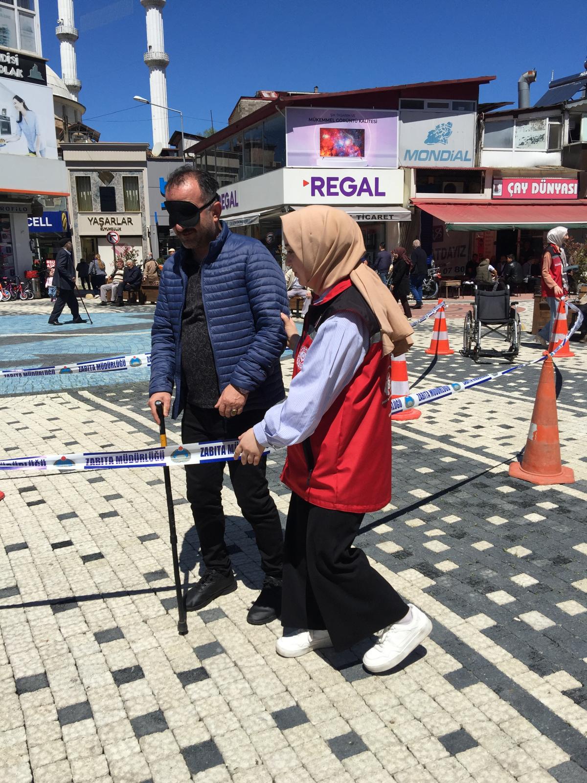 Bulancak Meydan’da Kurulan Empati Parkuru Engellilerin Yaşam Zorluklarına Farkındalık Oluşturdu