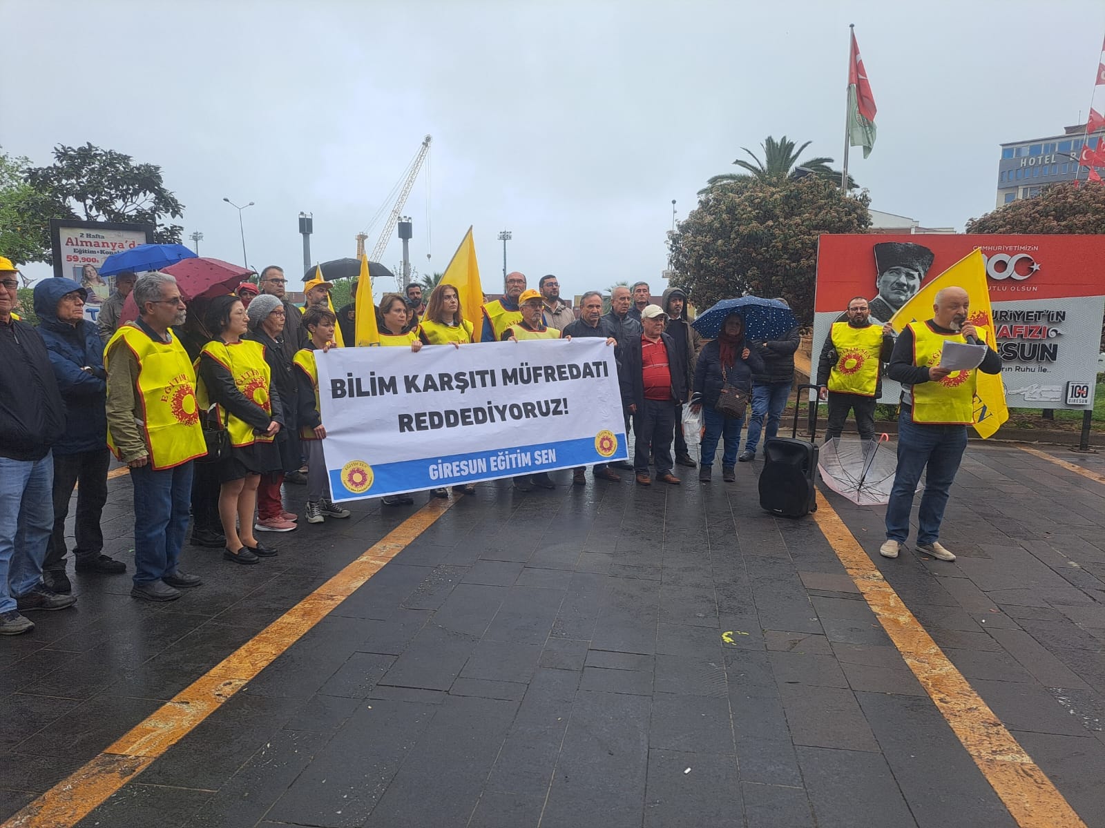 İKTİDARIN SİYASİ PROGRAMINA PARALEL HAZIRLANAN LAİKLİK VE BİLİM KARŞITI YENİ MÜFREDATI REDDEDİYORUZ’