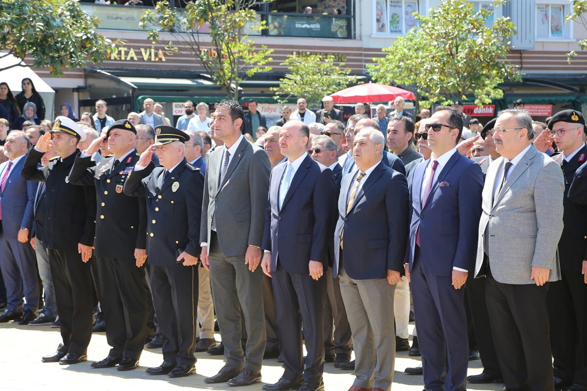 Vali Serdengeçti, Karayolu Trafik Haftası Etkinliklerine Katıldı