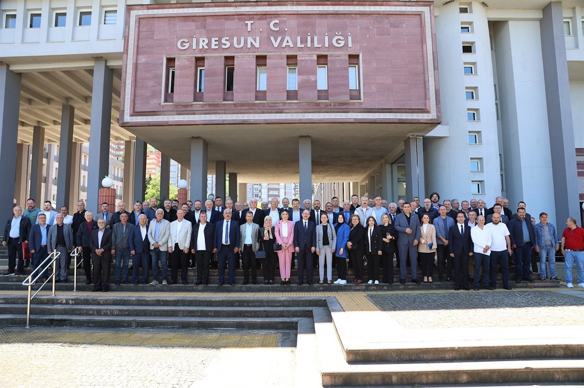 VALİ SERDENGEÇTİ MUHTARLARLA BULUŞTU