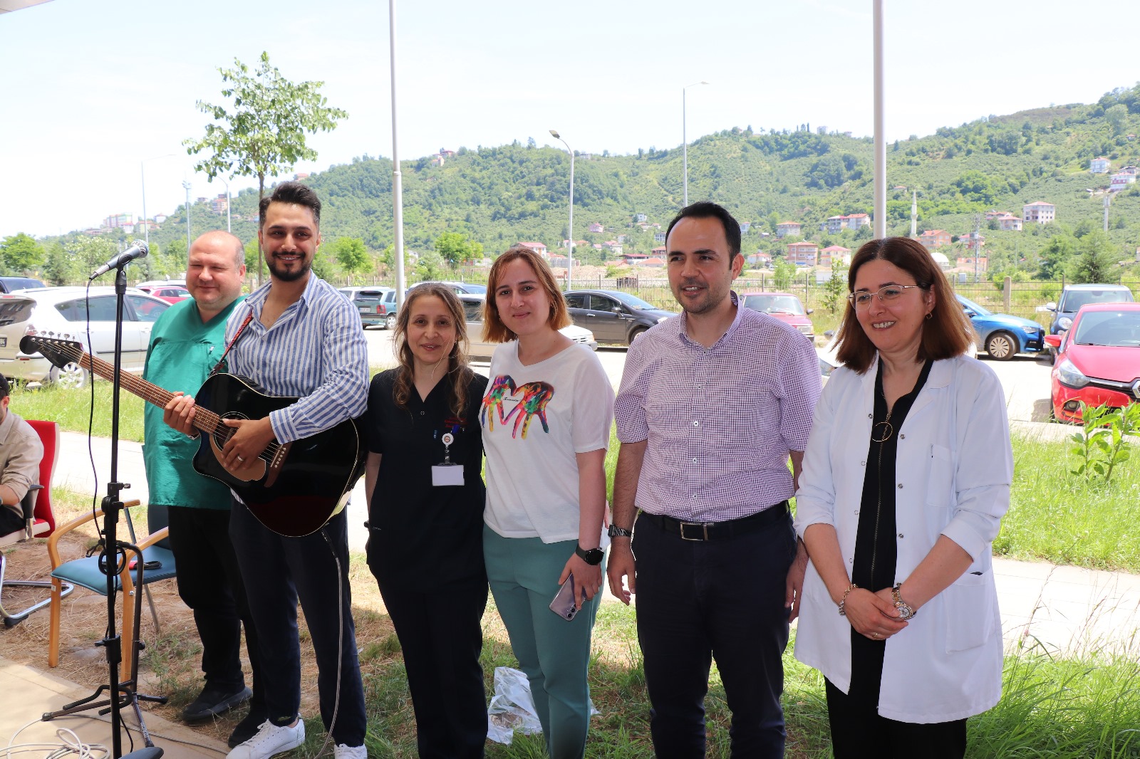 KEMOTERAPİ ÜNİTESİNDE MÜZİK DİNLETİSİ