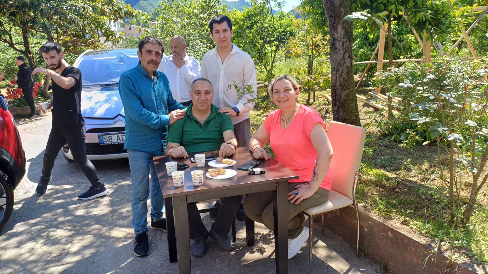KURDELE DEĞİL TÜRKÜLERLE AÇILIŞ YAPILDI
