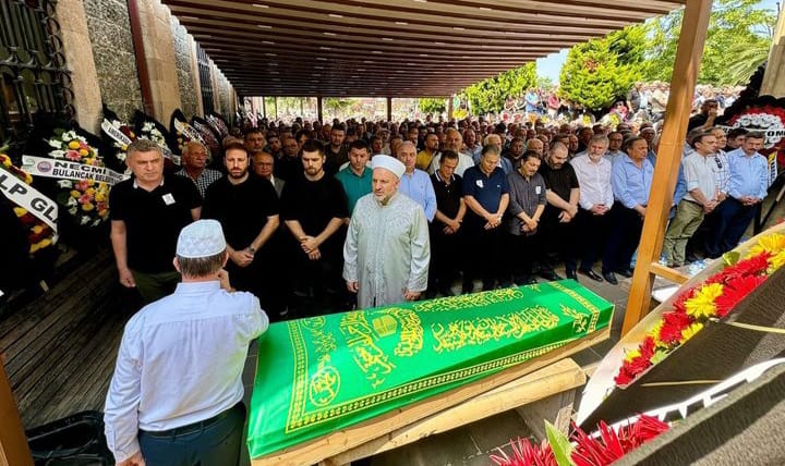 SİNAN KİTAPÇI SON YOLCULUĞUNA UĞURLANDI