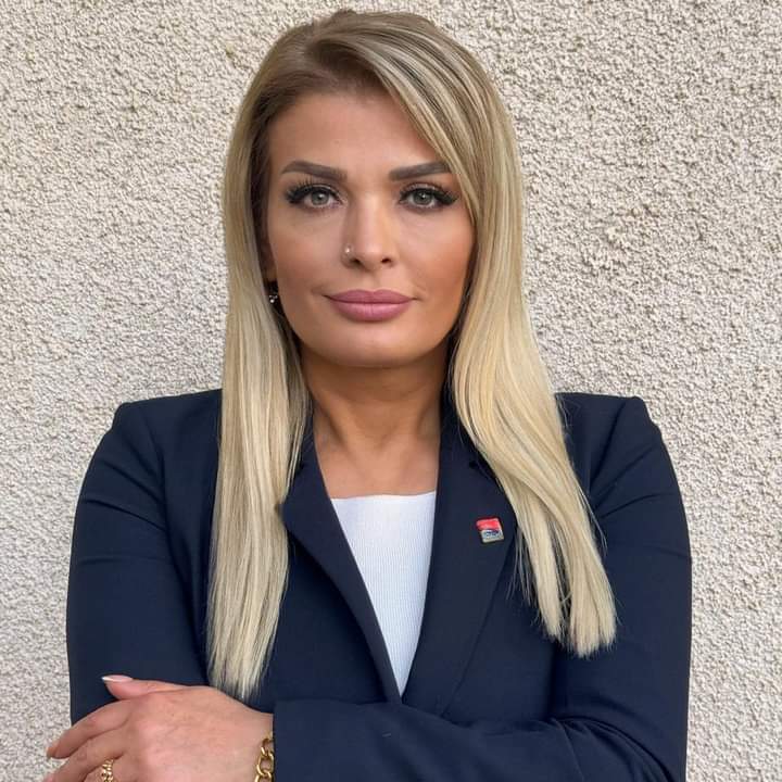BULANCAK’TA ELEKTRİK DİREKLERİ ÇÜRÜMEYE TERK EDİLDİ