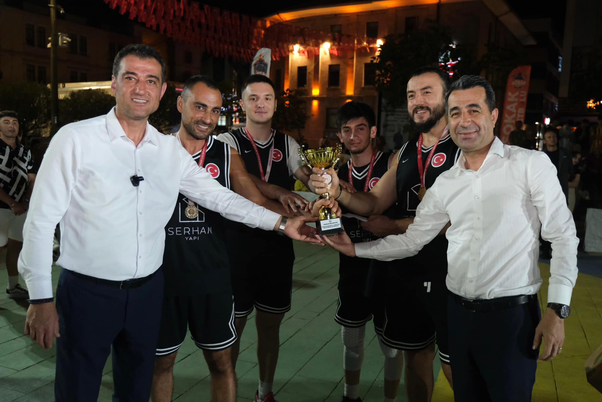 HEYECAN FIRTINASI YAŞATAN SOKAK BASKETBOLU SONA ERDİ