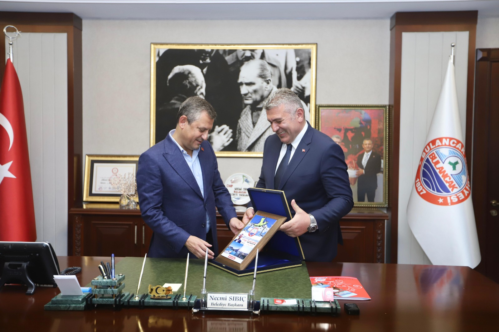 CHP Genel Başkanı Özgür Özel Eşinin Memleketi Bulancak’ta