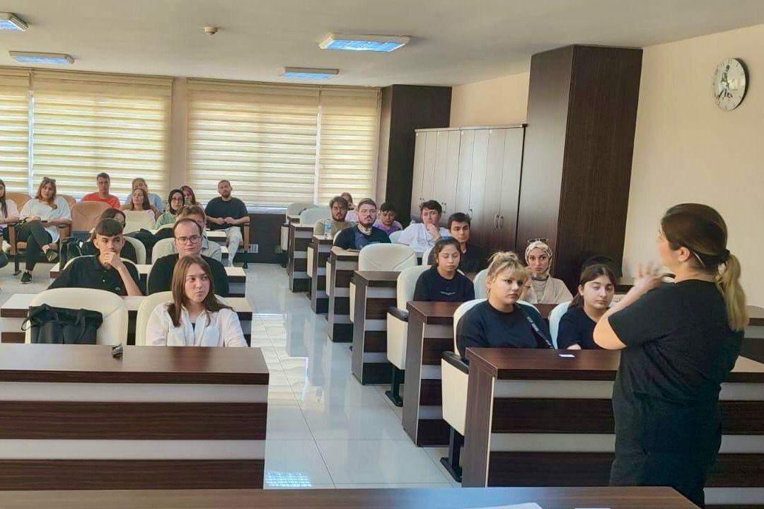 BELEDİYENİN KURUM İÇİ EĞİTİM PROGRAMLARI DEVAM EDİYOR  BU KEZ EĞİTİM GİRESUN BELEDİYESİ STAJYERLERİNE