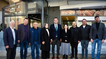 BAŞKAN KÖSE TEMİZLİK İŞLERİ PERSONELİNİN DOĞUM GÜNÜNÜ KUTLADI