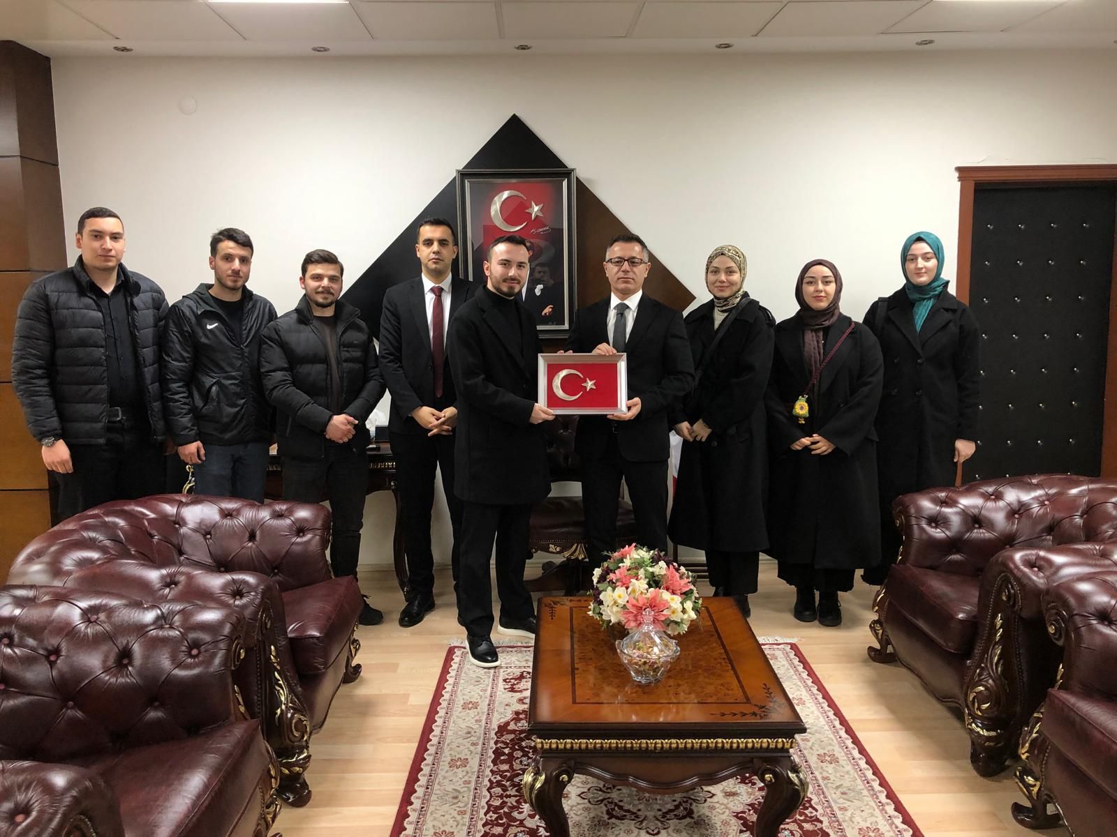 KAYMAKAM ÜNAL KOÇ’A AK PARTİ BULANCAK GENÇLİK KOLLARI’NDAN ZİYARET!