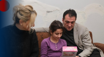 BAŞKAN KÖSE’DEN DEPREMZEDE AİLEYE ZİYARET