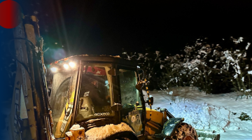 BELEDİYE EKİPLERİ GECE BOYUNCA ÇALIŞTI