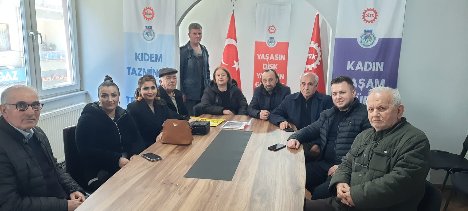 EMEP İŞÇİLERLE BULUŞUYOR