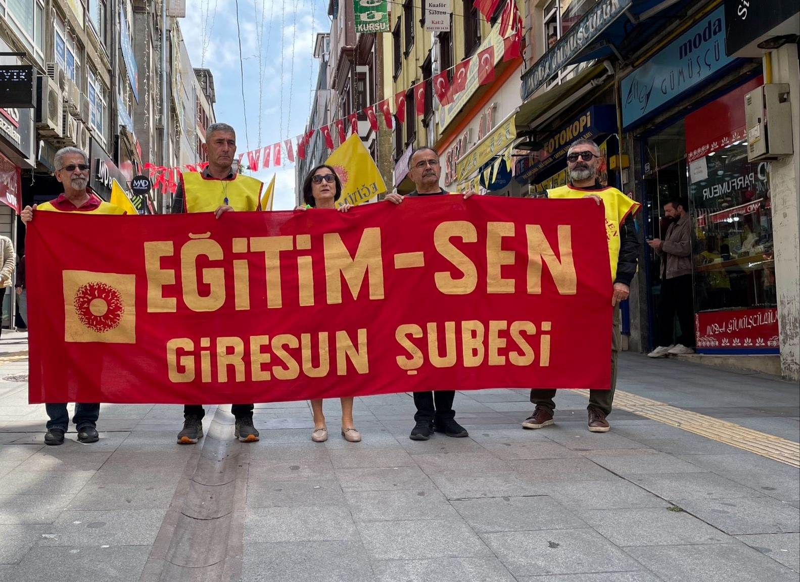 ÇOCUKLAR BİZİM GELECEĞİMİZ!