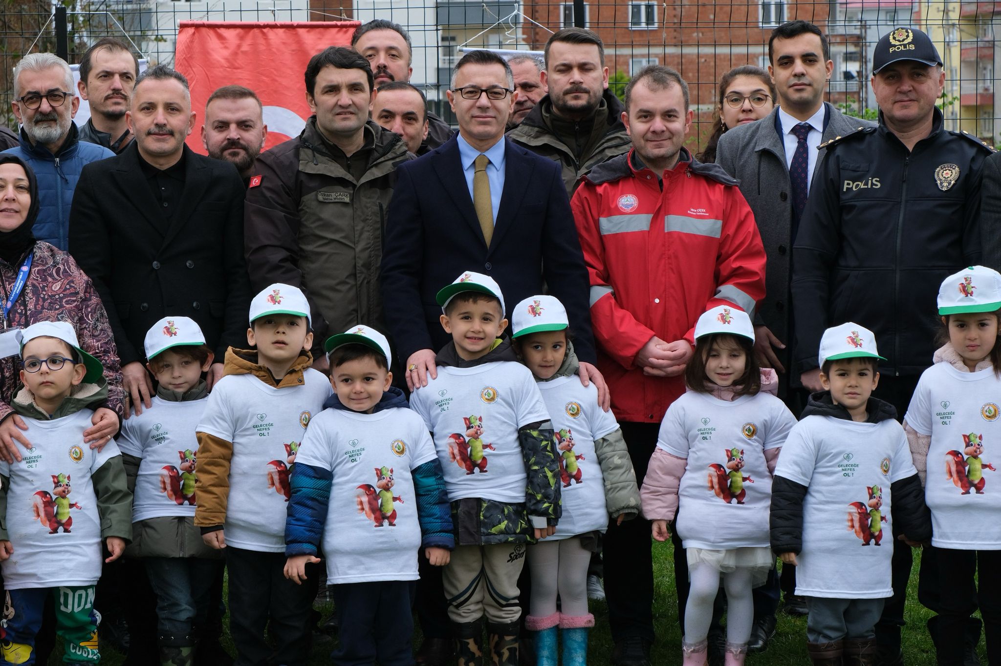 KAYMAKAM ÜNAL KOÇ: “HER FİDAN, GELECEĞE KÖK SALSIN”