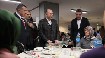 GİRESUN VALİSİ SERDENGECTİ, DÜNYA KADINLAR GÜNÜ’NDE KADIN ÇALIŞANLARLA BİR ARAYA GELDİ